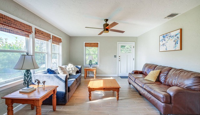 Newberry Home w/Deck on 10 Acres!