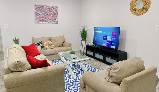 NewBuilt 4Br2Ba. Spacious. Perfect for family & pets