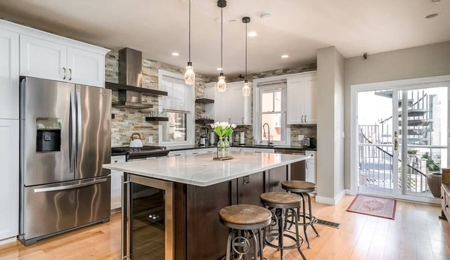 Newburyport Urban Loft Steps to Waterfront