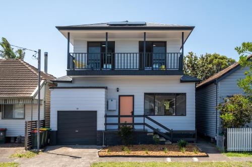 Newcastle Escape 4-Bedroom House