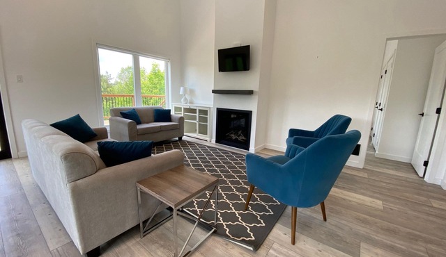 Newer build - ready for spring & summer guests!