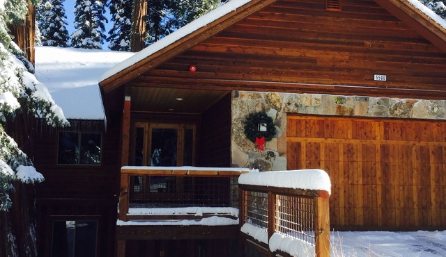 Newer Built ski to ski lift , Extra Master Bedroom ,Sleeps 10