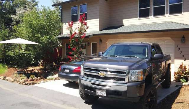 Newer cozy two story vacation home one mile from beautiful Lake Shasta