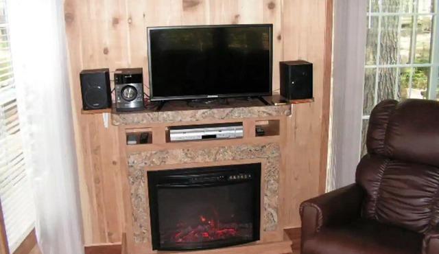 Newer Deluxe Cottage, Bon Echo Park