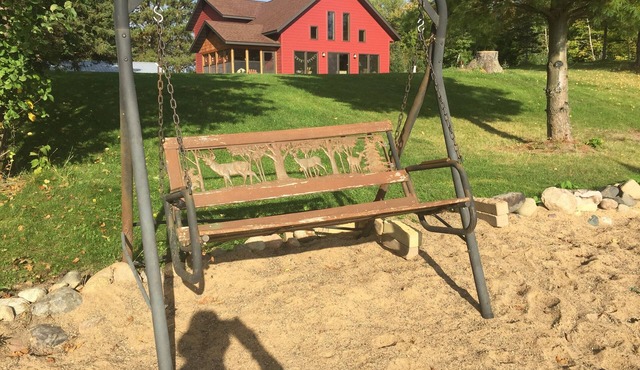 NEWER FAMILY 3 BEDROOM 2 BATH LAKE CABIN