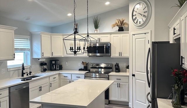 Newer family friendly home close to downtown and Campus.