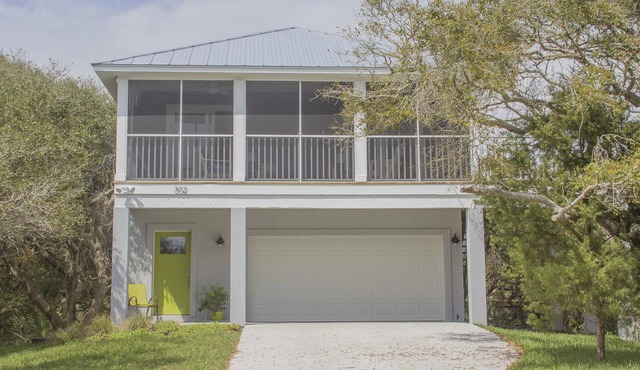 Newer Home with Screened Balcony ~ Pet Friendly ~ Steps to the Ocean!