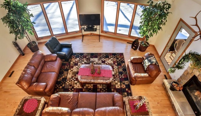 Newer pet friendly lake home with 4 bedrooms and 3 baths