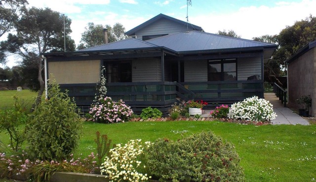 Newfield Holiday House