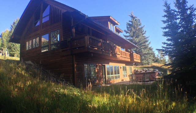 Newhard Chalet - Big House Convenient Location Great for Groups Families Friends