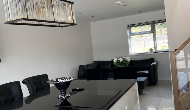 Newhouse Royal Oak Machen Caerphilly