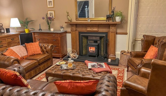 Newington House - Six Bedroom Villa, Sleeps 12