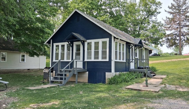 Newland's Resort: Cozy Channel Front Cottage #1 on Indian Lake with a boat dock