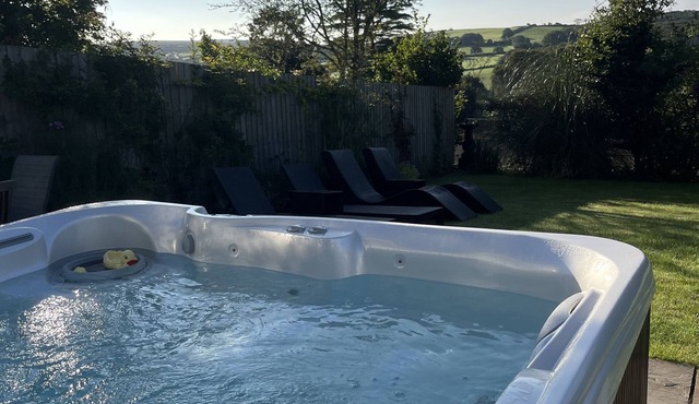 NEWLANDS, pet friendly, character holiday cottage in Yelverton