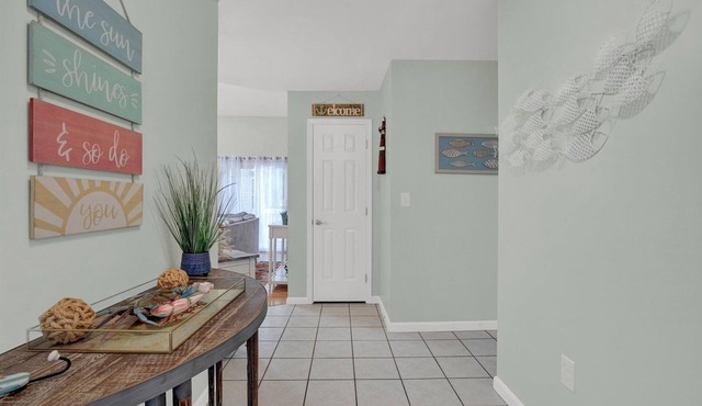 Newley Renovated Beach Home, Min. to Ocean City,1st FL. Master Suite, walk in