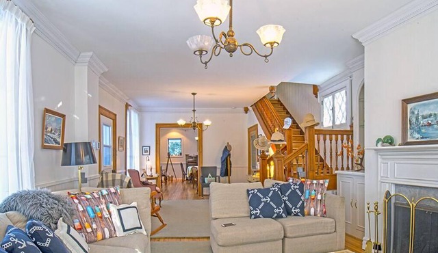 Newly available! Idyllic waterfront cottage in the heart of Georgeville, Quebec,