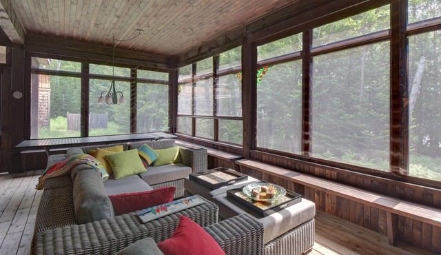 Newly available - Luxury Entire Chalet - Sleeps 14 Sun-soaked Dock