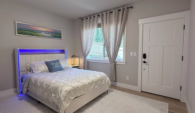 Newly Built 2025,Spacious Modern Studio with AC, Charming Bellevue