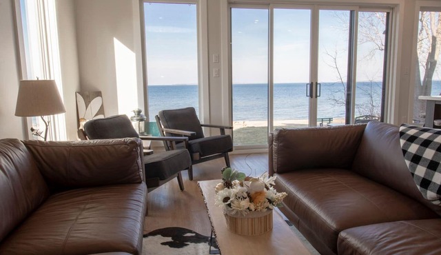 Newly Built 3 bedroom Beachfront Home