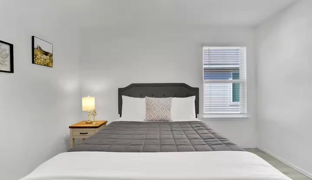 Newly Built 3-Bed Modern Haven, Close to Airport