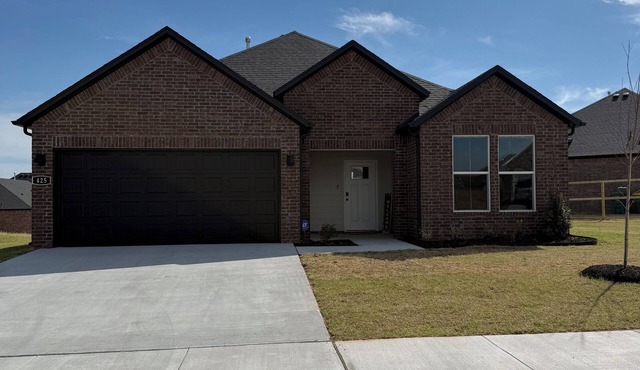 Newly Built 3B/2B home in Goose Creek Village 13 mins from UofA Campus