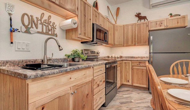 Newly Built 3BD 2BTH| Kid+Pet Friendly|Sleeps 7