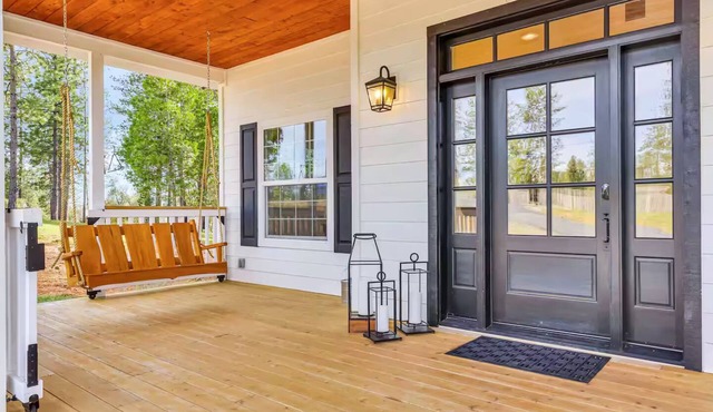 Newly built ,6 acre modern farmhouse. A peaceful getaway for any occasion.