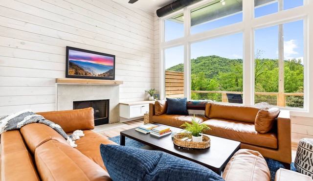 Newly Built Alpine Cabin 2023 - Mountain Views + Walk To Town - Hot Tub