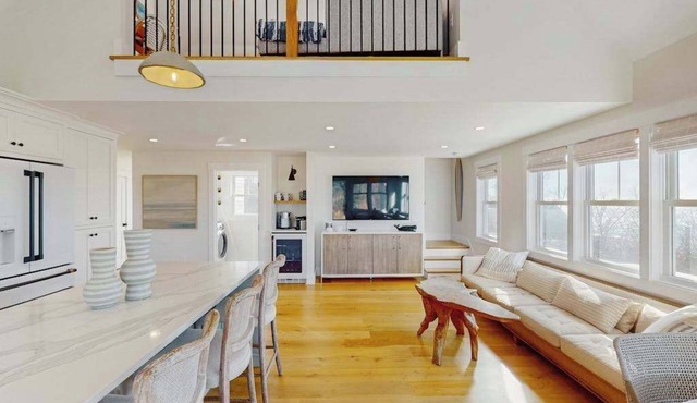 Newly built, bayview house steps from the beach with spacious deck, W/D & grill