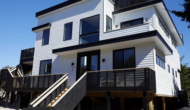 Newly built Beach House just steps from ocean & bay!