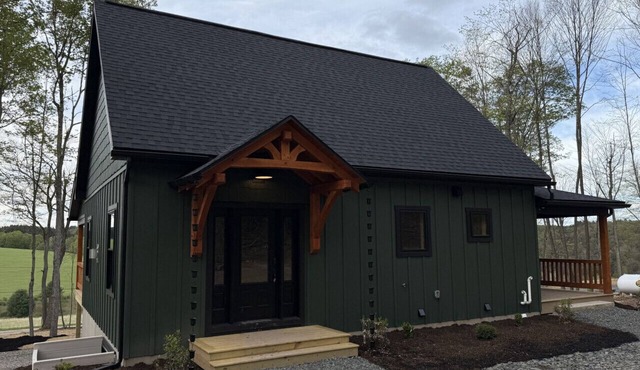 Newly Built Cabin, Dark Skies, and Fresh Air!