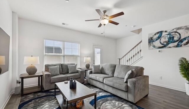 Newly built Charming 3-bedroom townhome with amenities Spring Hill