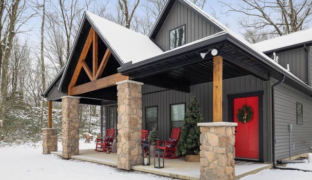 NEWLY BUILT Charming Cabin Mountain Retreat in the Pocono Mountains Jim Thorpe, PA