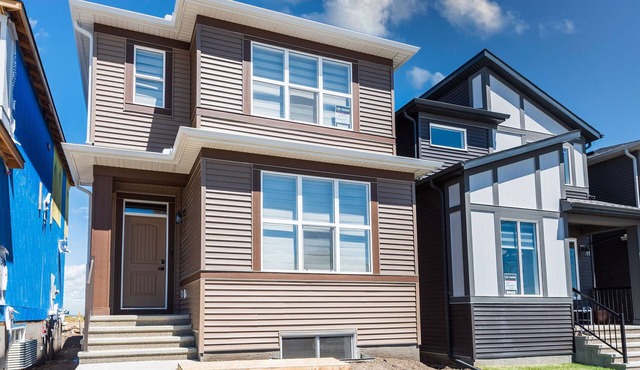 Newly built Cozy 2bedroom secondary suite in Calgary