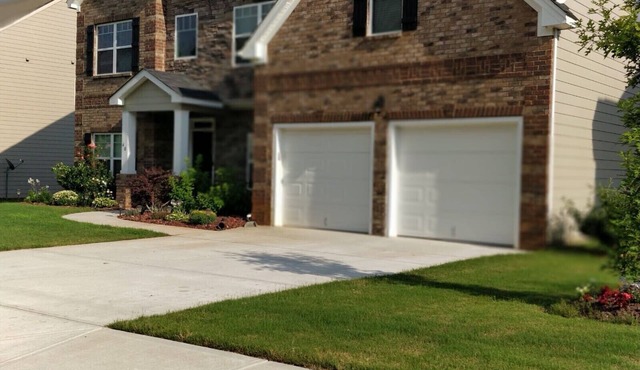 Newly built Cozy Home Vacation for families or couples, the perfect getaway.