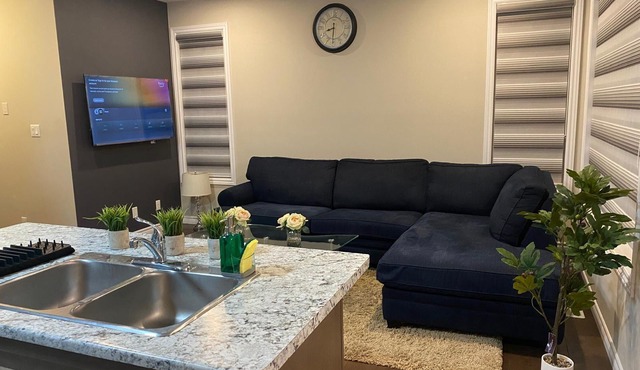 Newly built cozy modern house with King Bed in north London
