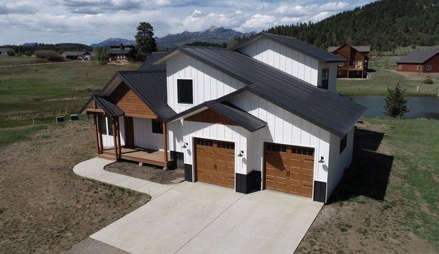 Newly Built: Gorgeous Pagosa Peak View Lakefront House - Breathtaking Views