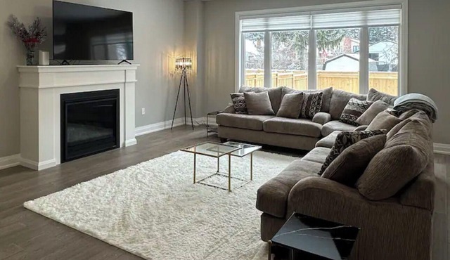 Newly Built Gorgeous 4BD Custom Home Central Oshawa