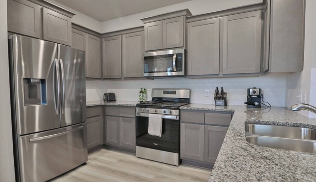 Newly built home in south College Station with comfortable beds and free WiFi!