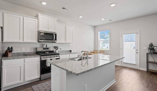 Newly Built Home Ideal for Mid-Term Stays Between Cities