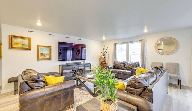 Newly Built Home w/Yard, 4 Mi to Dtwn Caldwell!