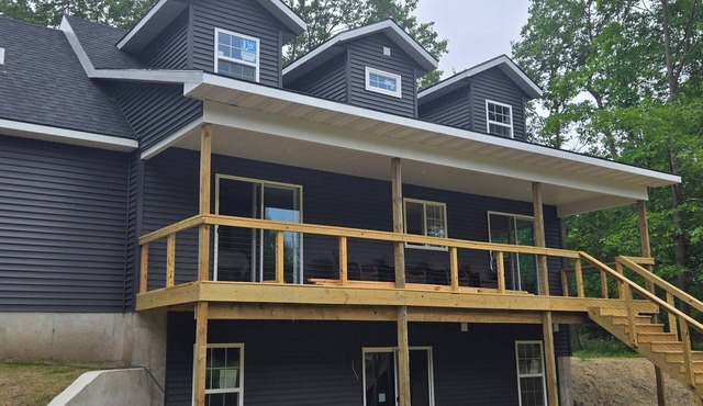 Newly Built Lake House with private lake frontage! 3 Br/2 bath, very spacious!
