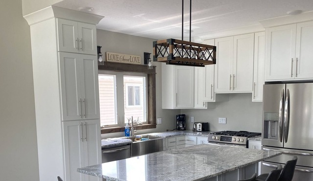 Newly built, large home directly on the Mississippi River, sleeps 15!