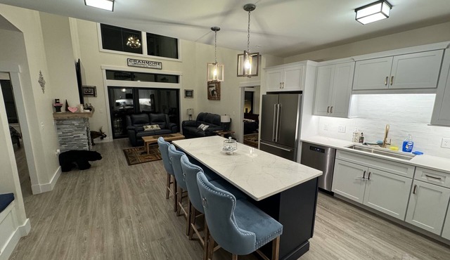 Newly built Luxurious Ski-In/Out Fairbank Lodge Condo on Cranmore Mountain