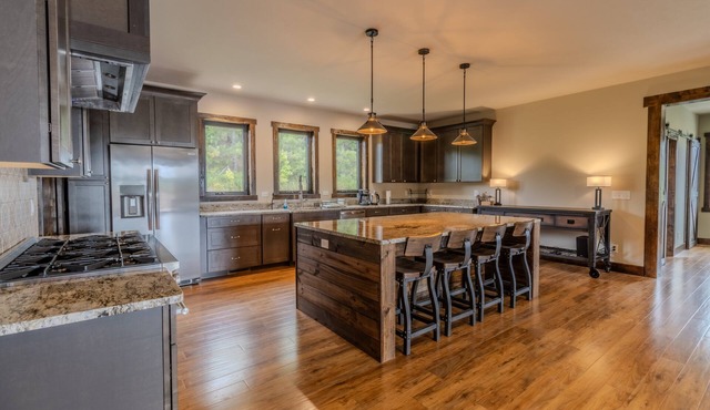 Newly built Luxury Home in Suttons Bay 4 bedrooms/4 bathrooms
