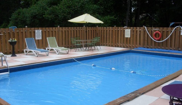 Newly built- Minutes from Beach and Pinery- Access to Outdoor Pool and Pinery