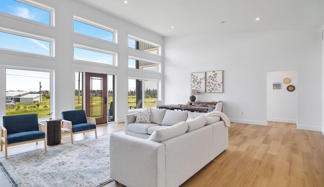 Newly Built Ocean Front Home On Barachois Beach, Minutes To North Rustico