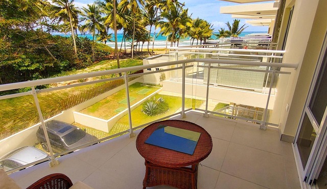 Newly built on quiet beachfront