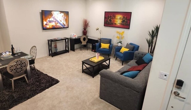 Newly Built Private Lux APT close to Ontario Airpt