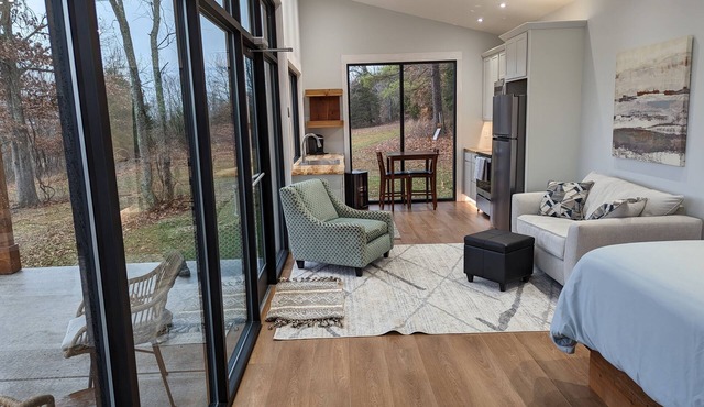 Newly built Tiny Home in a peaceful setting with lovely views!